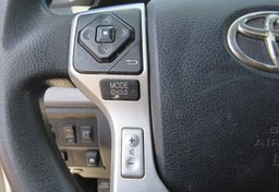 2015 Toyota Tundra 4WD Truck - Image 29