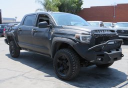 2015 Toyota Tundra 4WD Truck - Image 4