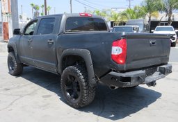 2015 Toyota Tundra 4WD Truck - Image 5