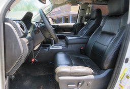 2015 Toyota Tundra 4WD Truck - Image 20