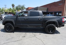 2015 Toyota Tundra 4WD Truck - Image 9