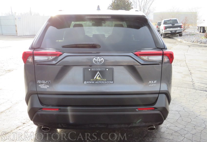 2020 Toyota RAV4 - Image 11