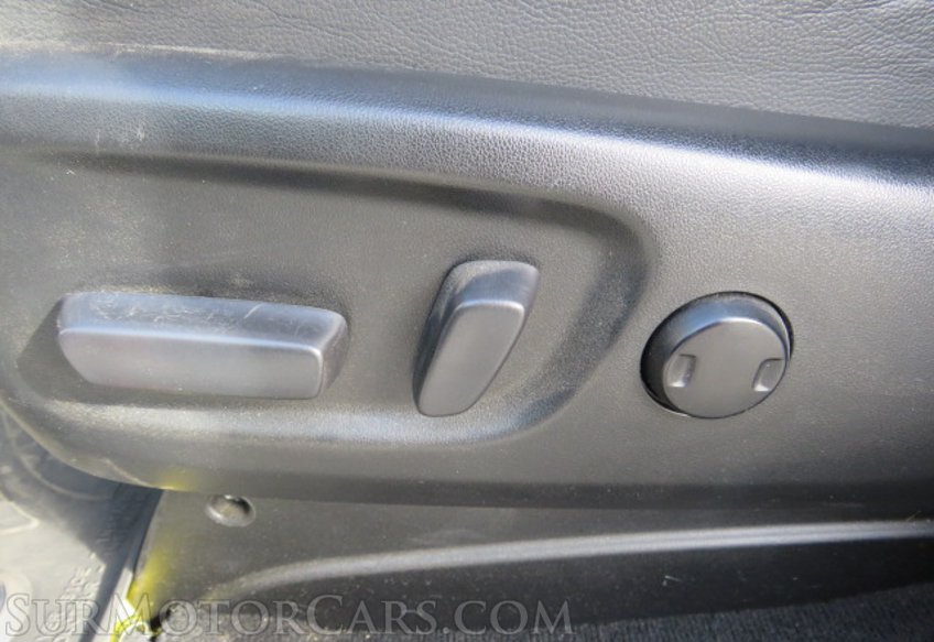 2017 Toyota Sienna - Image 50