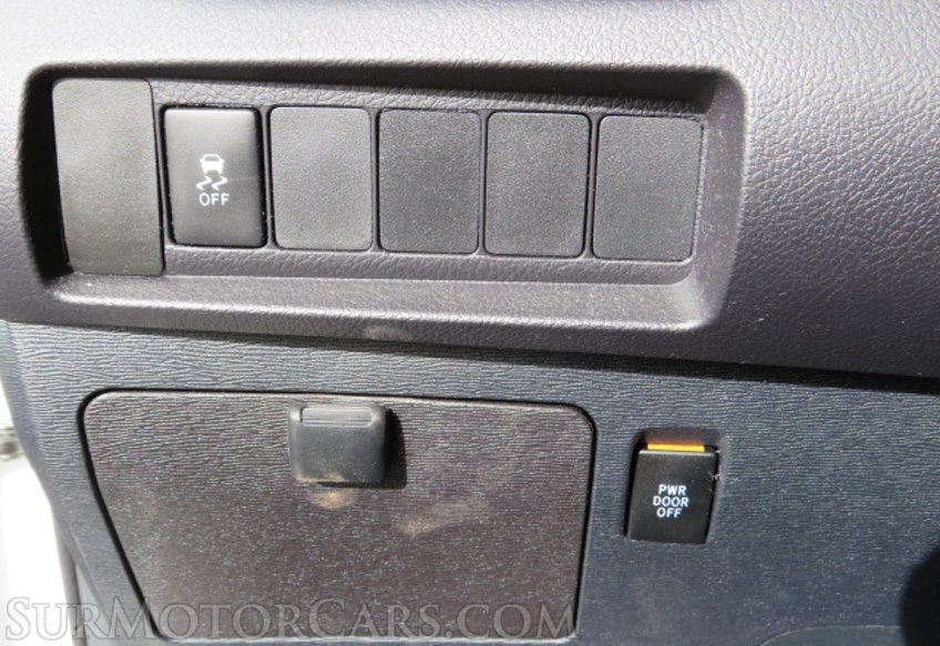 2017 Toyota Sienna - Image 45