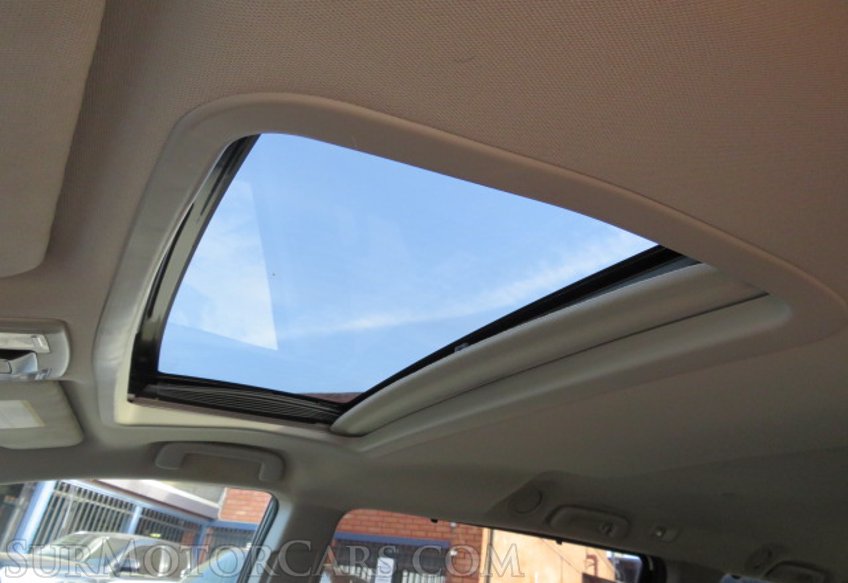 2017 Toyota Sienna - Image 18