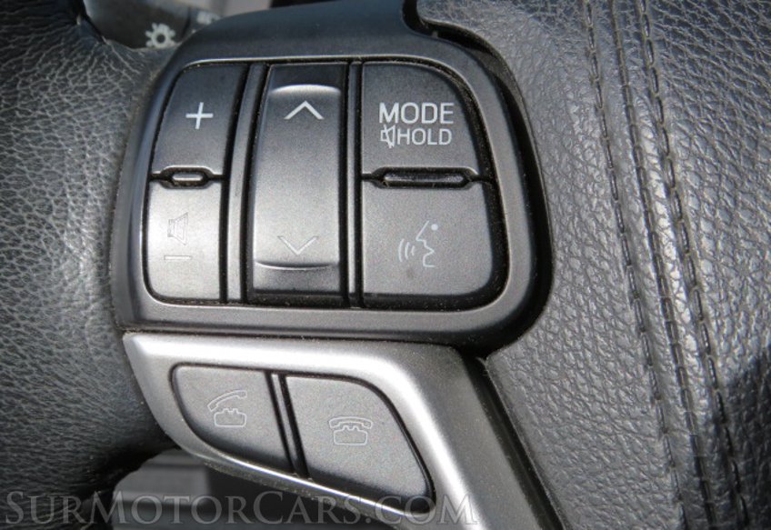 2017 Toyota Sienna - Image 38