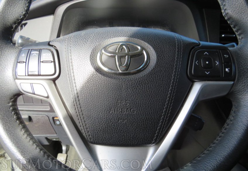 2017 Toyota Sienna - Image 37