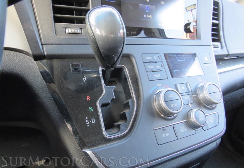 2017 Toyota Sienna - Image 42