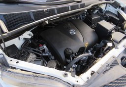 2017 Toyota Sienna - Image 54