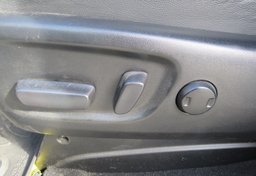 2017 Toyota Sienna - Image 50