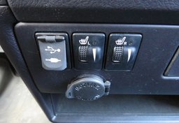 2017 Toyota Sienna - Image 46