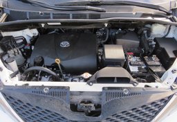 2017 Toyota Sienna - Image 55