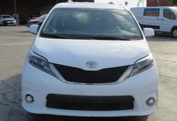 2017 Toyota Sienna - Image 15