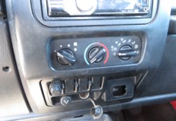 2005 Jeep Wrangler - Image 28