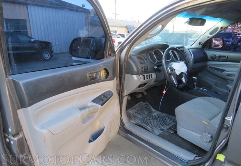 2012 Toyota Tacoma - Image 19