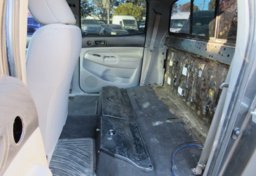 2012 Toyota Tacoma - Image 27