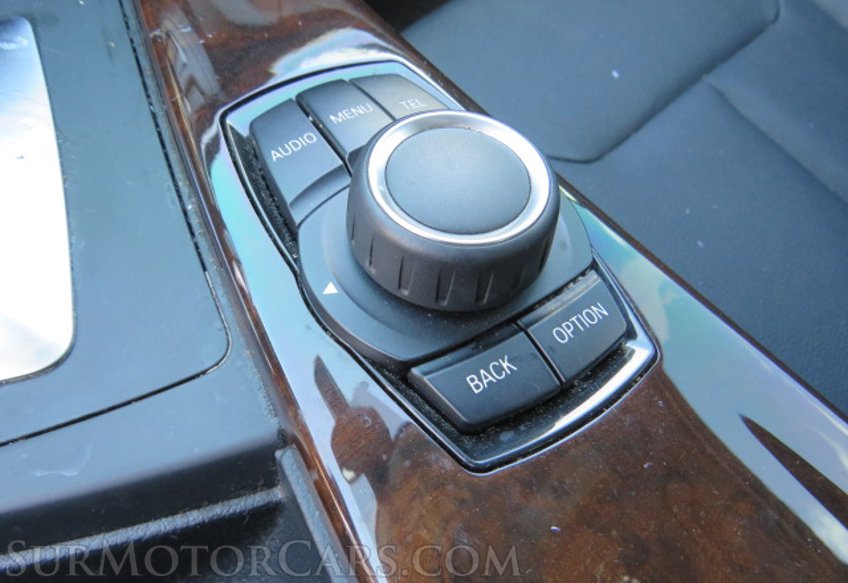 2015 BMW 3 Series - Image 30