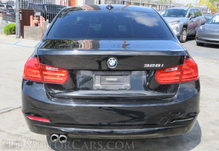 2015 BMW 3 Series - Image 12