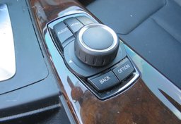 2015 BMW 3 Series - Image 30