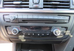 2015 BMW 3 Series - Image 38