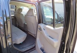 2019 Nissan Frontier - Image 28