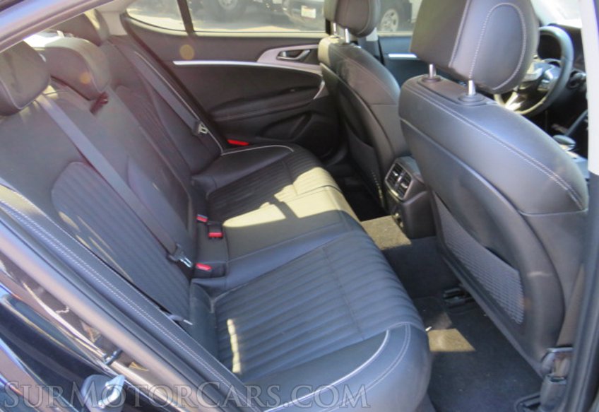 2020 Genesis G70 - Image 30