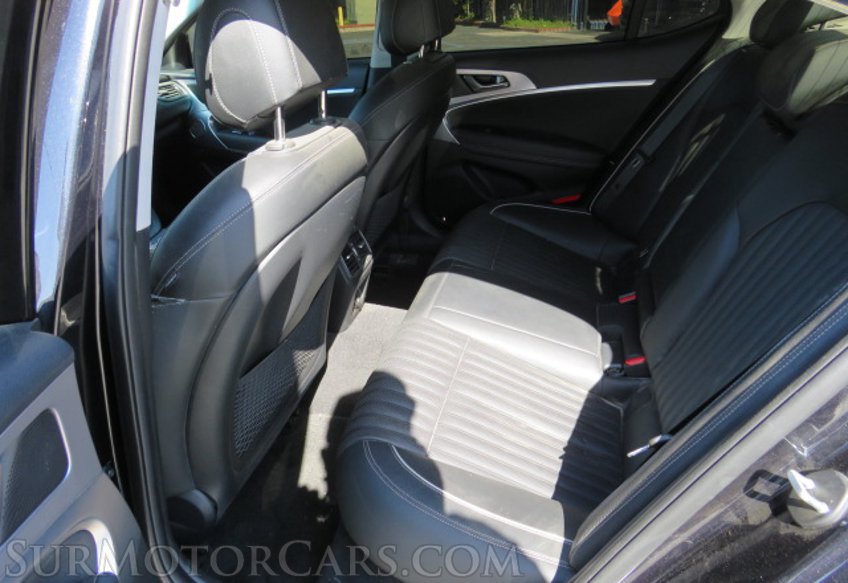 2020 Genesis G70 - Image 31