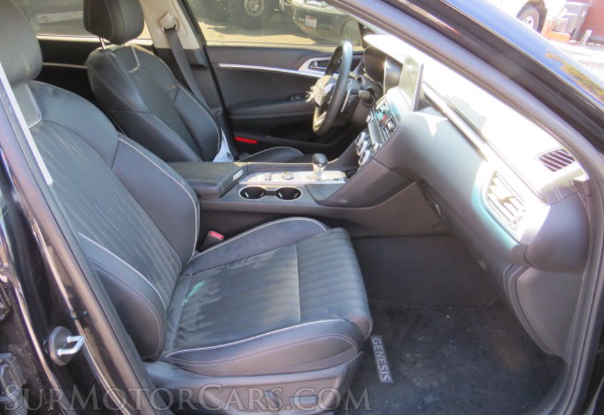 2020 Genesis G70 - Image 24