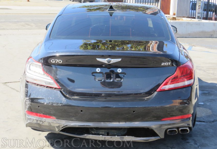 2020 Genesis G70 - Image 12