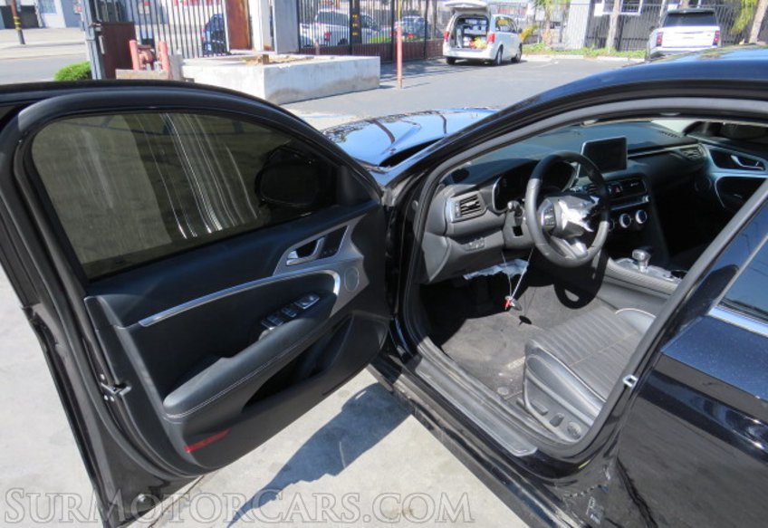 2020 Genesis G70 - Image 22