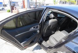 2020 Genesis G70 - Image 28