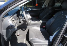 2020 Genesis G70 - Image 27