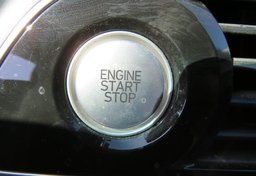 2020 Genesis G70 - Image 46