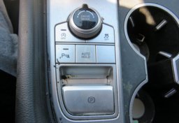 2020 Genesis G70 - Image 41