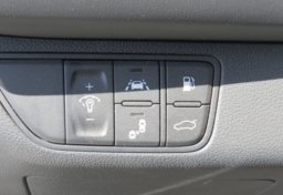 2020 Genesis G70 - Image 50