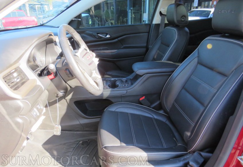 2020 GMC Acadia - Image 25