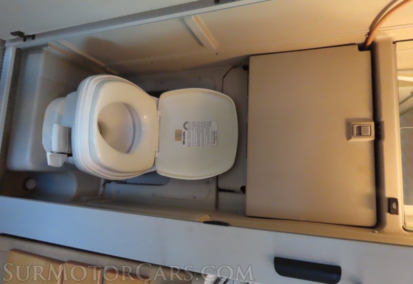 2003 Volkswagen Winnebago EuroVan - Image 51