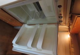 2003 Volkswagen Winnebago EuroVan - Image 59