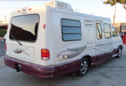 2003 Volkswagen Winnebago EuroVan - Image 9