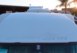 2003 Volkswagen Winnebago EuroVan - Image 13