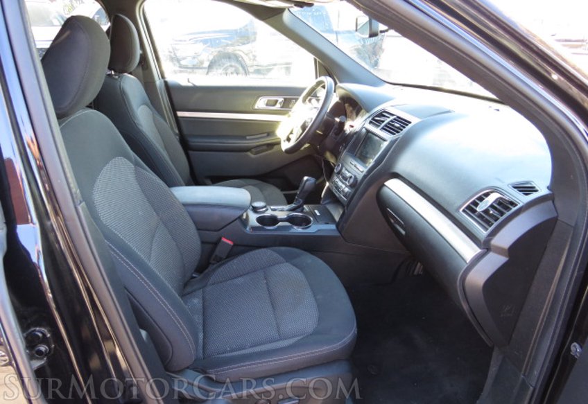 2019 Ford Explorer - Image 28