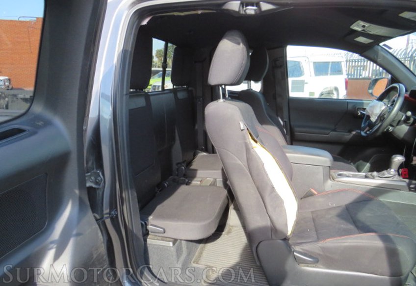 2016 Toyota Tacoma - Image 32