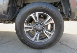 2016 Toyota Tacoma - Image 17