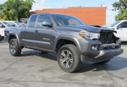 2016 Toyota Tacoma - Image 3