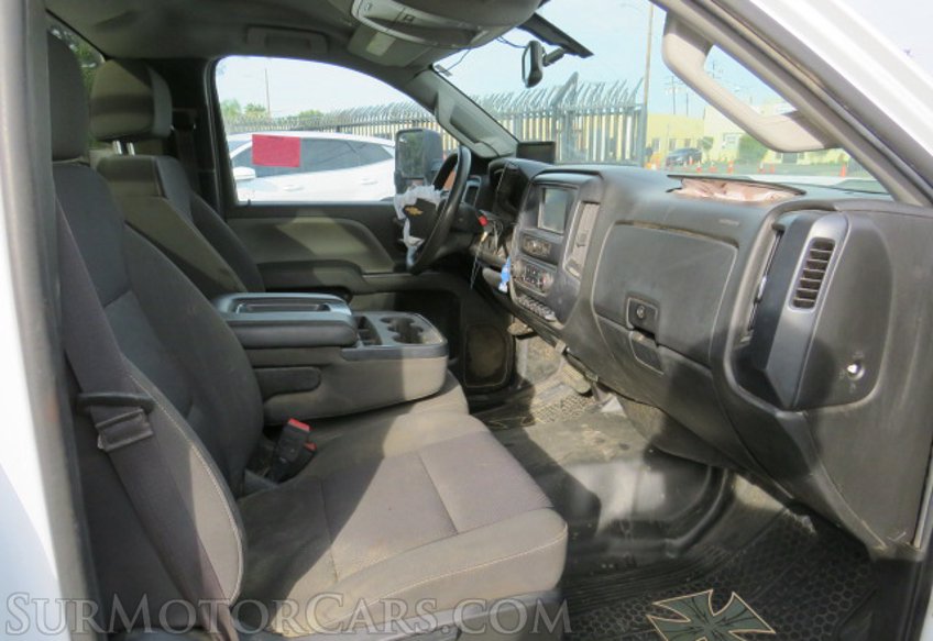 2017 Chevrolet Silverado 3500HD - Image 23