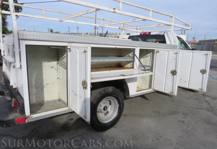 2017 Chevrolet Silverado 3500HD - Image 18