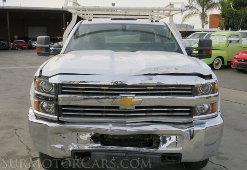 2017 Chevrolet Silverado 3500HD - Image 11