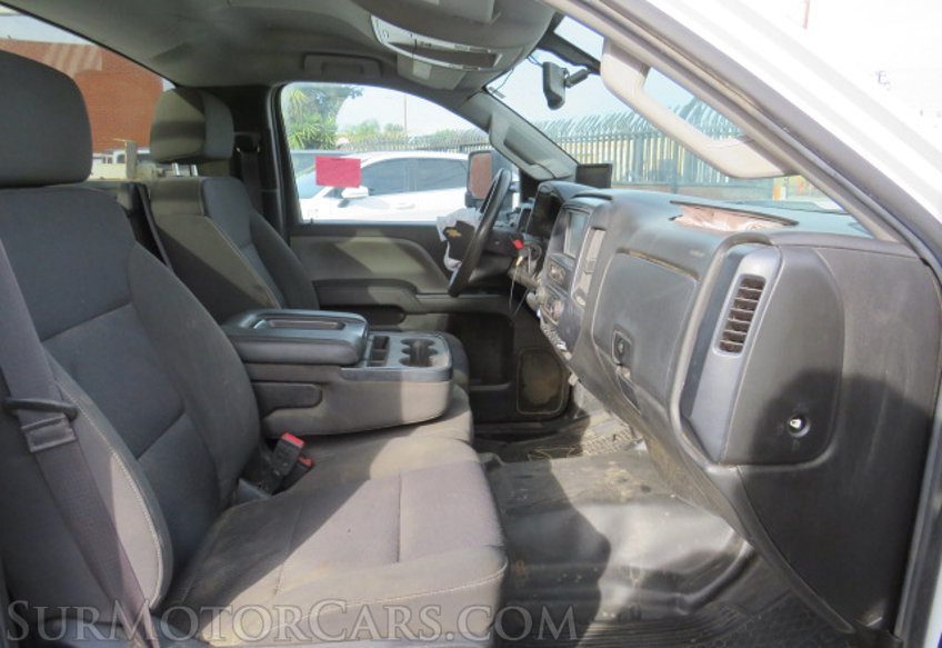 2017 Chevrolet Silverado 3500HD - Image 21