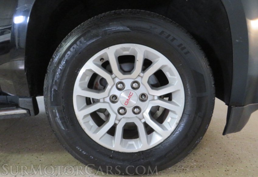 2017 GMC Yukon - Image 19