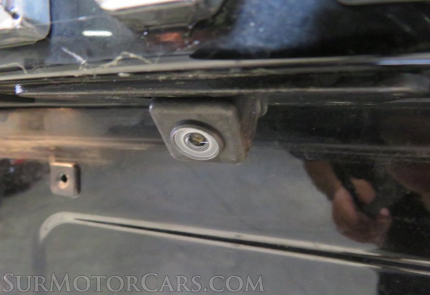 2017 GMC Yukon - Image 18